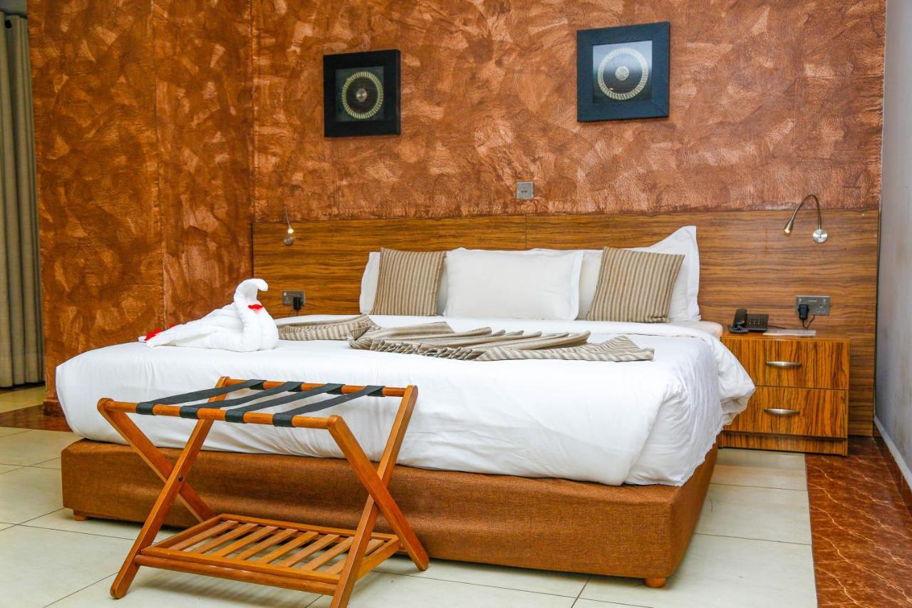 Midindi Hotel Аккра Экстерьер фото