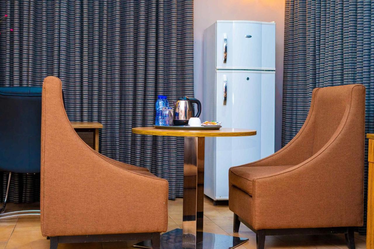 Midindi Hotel Аккра Экстерьер фото