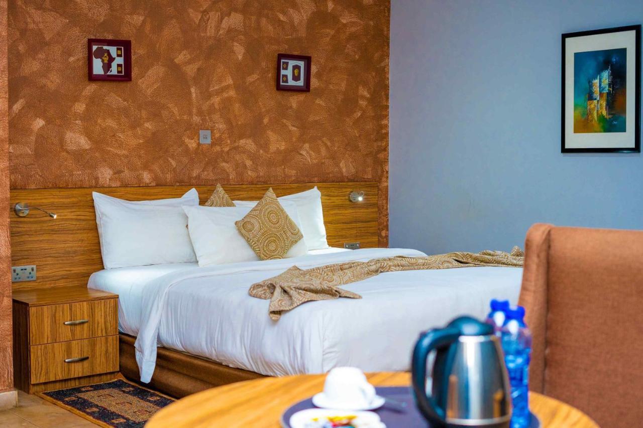 Midindi Hotel Аккра Экстерьер фото