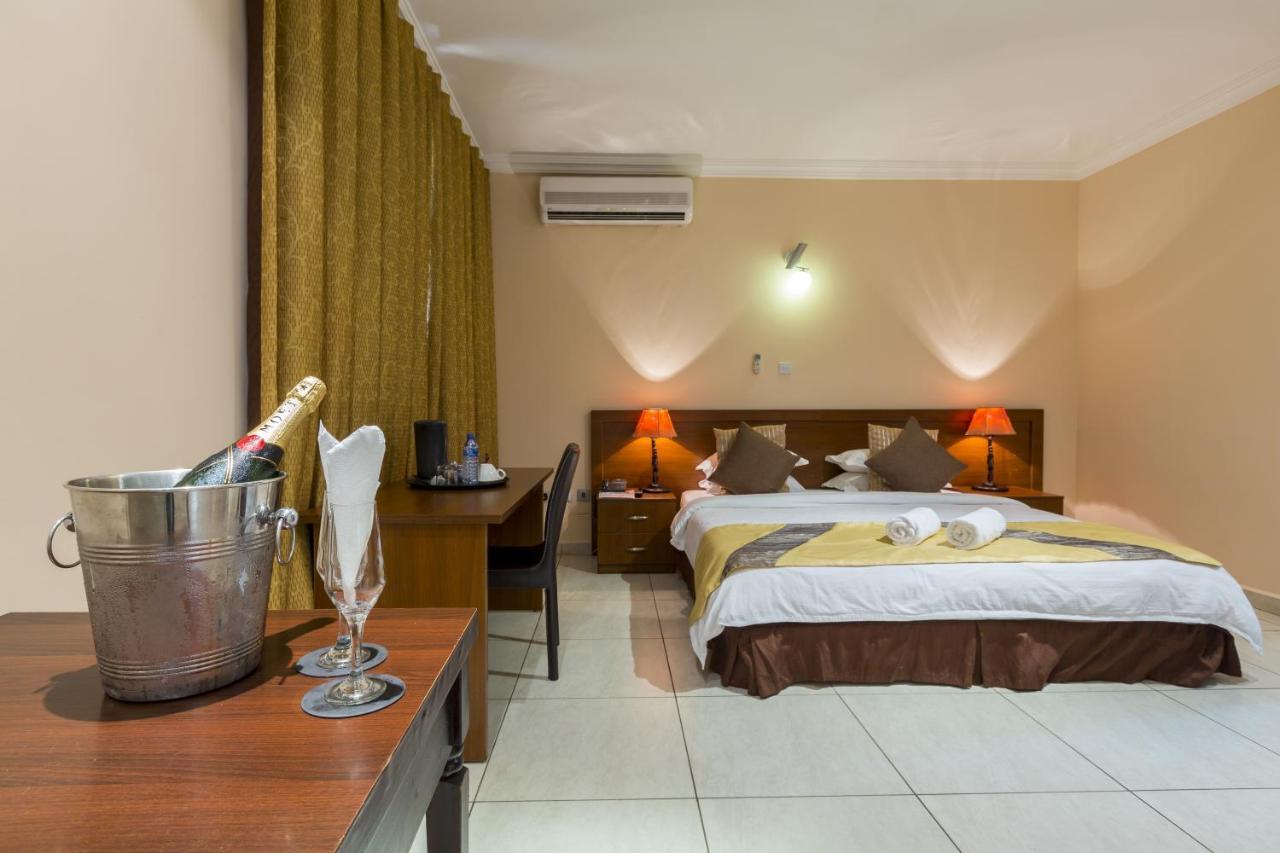 Midindi Hotel Аккра Экстерьер фото