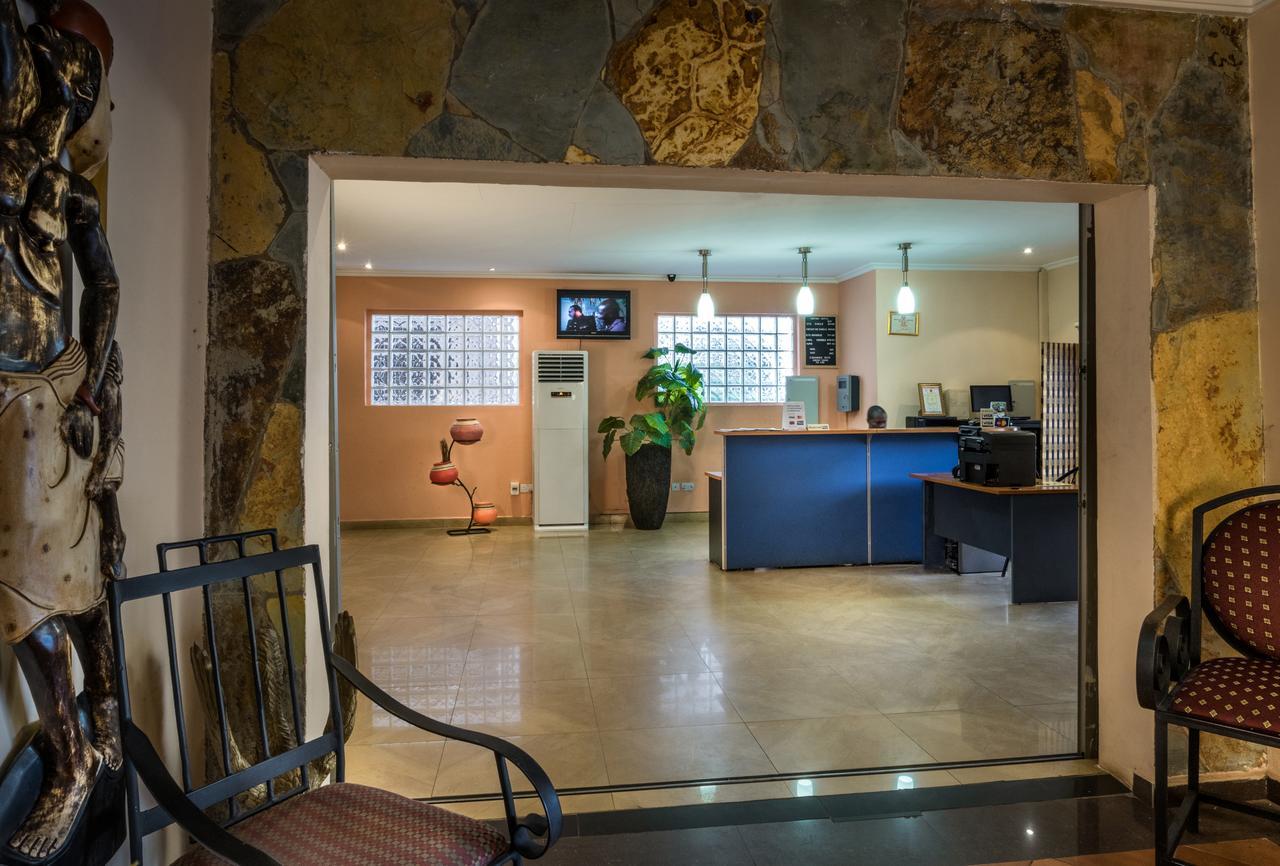 Midindi Hotel Аккра Экстерьер фото